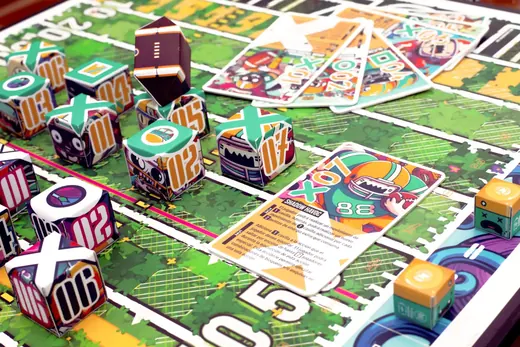 BALL V4 board game field close-up