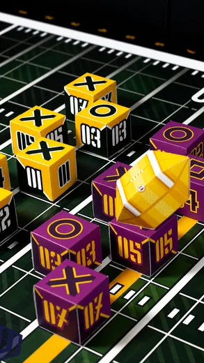 Fichas amarillas y moradas de dos equipos en BALL V4